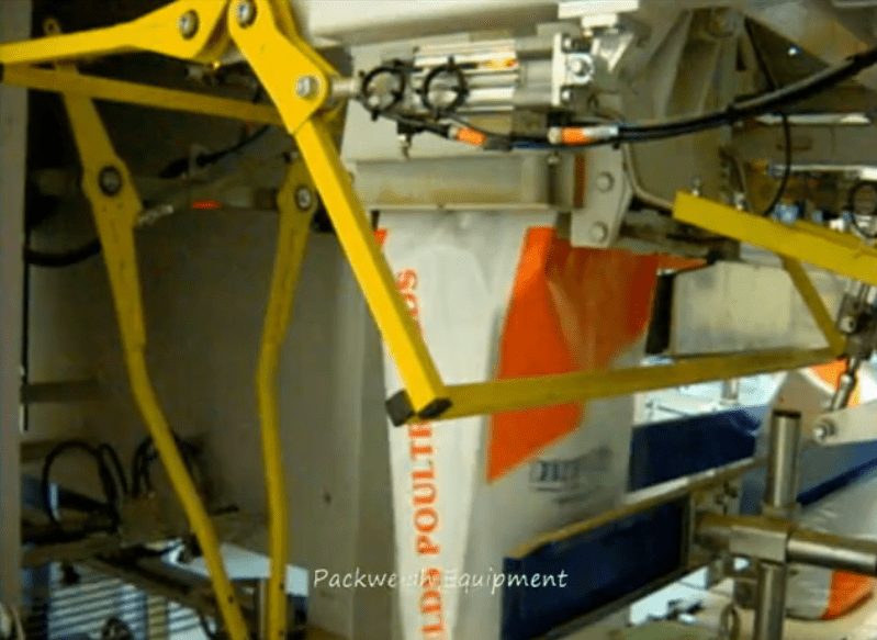 Automatic bagging with robot palletiser & pallet wrapper image